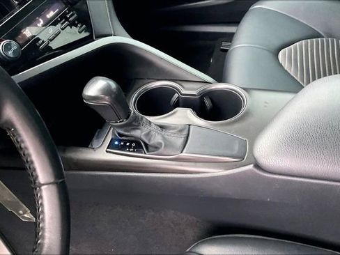 Used 2021 Toyota Camry SE image 17