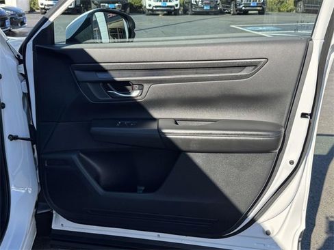 Used 2025 Honda CR-V LX image 6