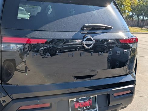 New 2025 Nissan Pathfinder SV w/ Black Appearance Package image 7