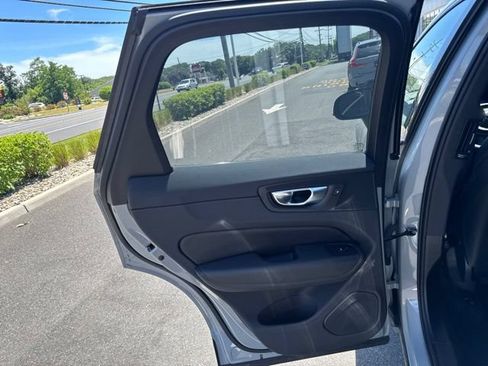 Certified 2025 Volvo XC60 B5 Plus AWD/4WD image 14