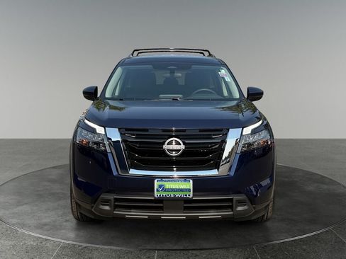 Used 2024 Nissan Pathfinder SV w/ Lighting Package (N92) AWD/4WD image 2