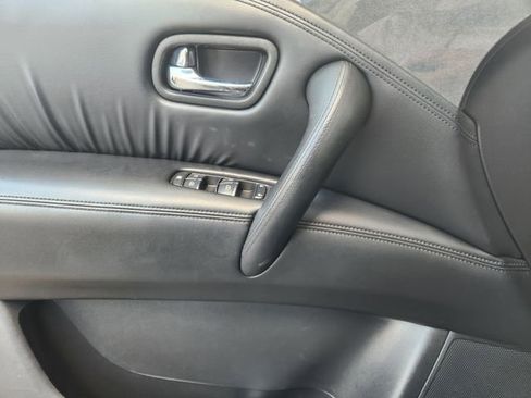 Used 2022 Nissan Armada SV image 17