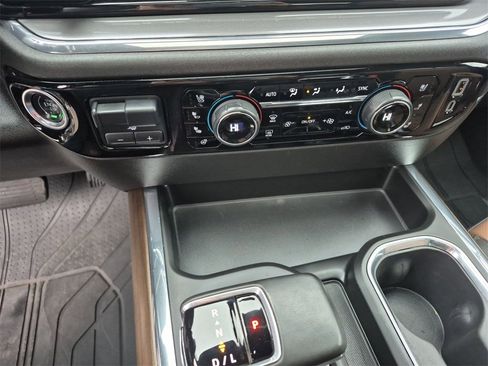 Used 2024 Chevrolet Silverado 1500 High Country image 25