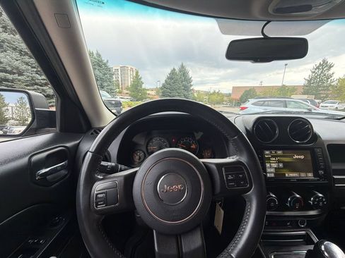 Used 2016 Jeep Patriot Latitude AWD/4WD image 23