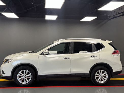 Used 2016 Nissan Rogue SV w/ SV Premium Package AWD/4WD image 3