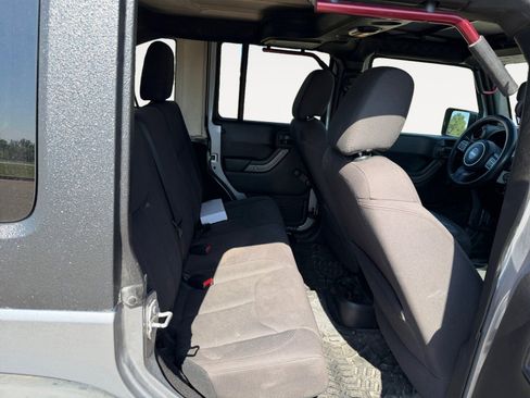 Used 2017 Jeep Wrangler Unlimited Sport AWD/4WD image 13