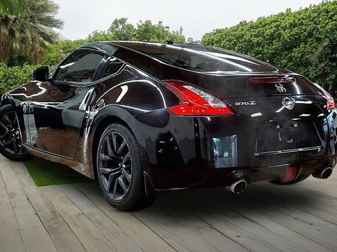 Used 2016 Nissan 370Z Touring image 12
