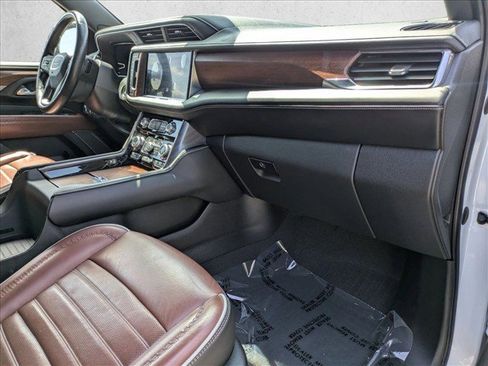 Used 2023 GMC Yukon XL Denali Ultimate AWD/4WD image 26