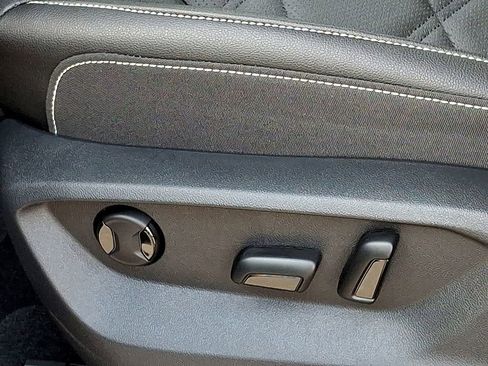 New 2026 Volkswagen Atlas SE image 18