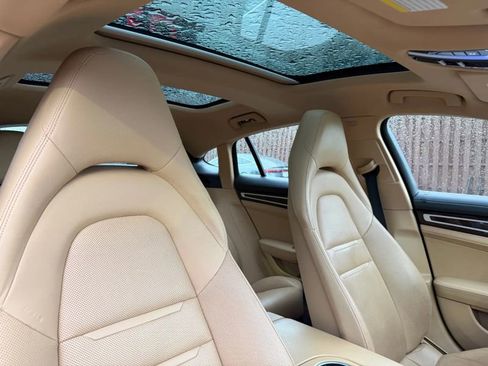 Used 2018 Porsche Panamera 4S image 32