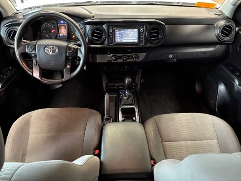 Used 2019 Toyota Tacoma SR image 13