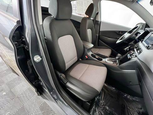 Used 2021 Hyundai Kona SE image 29