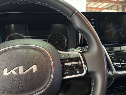 Used 2023 Kia Sorento EX AWD/4WD image 13