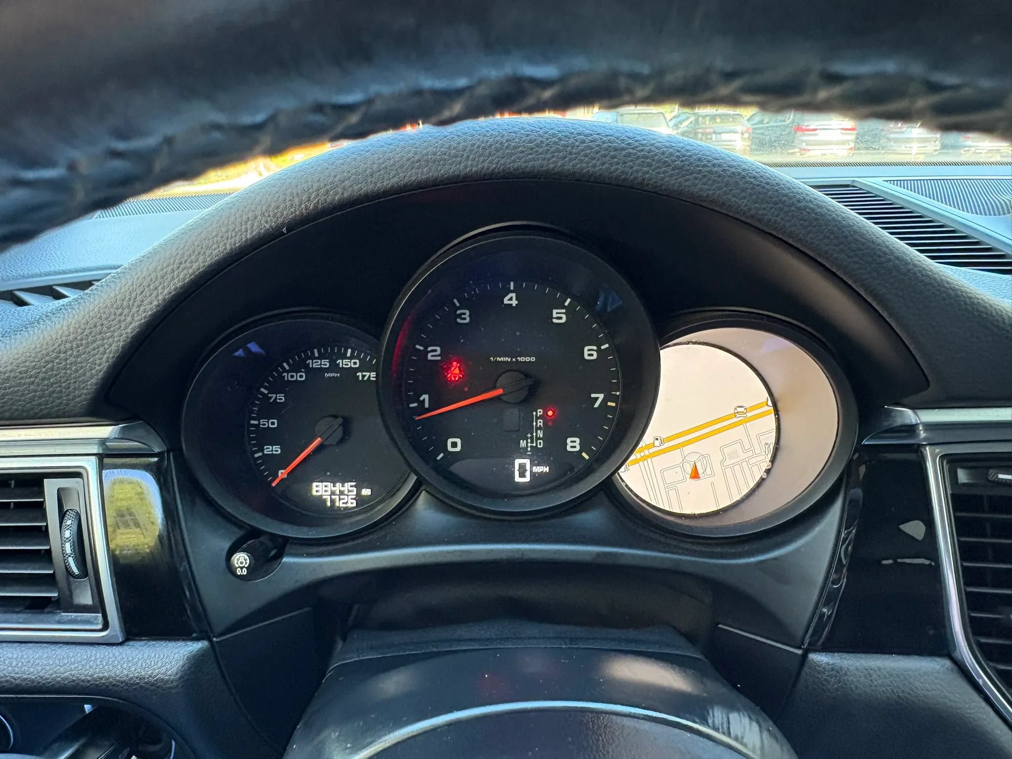 Used 2018 Porsche Macan AWD/4WD image 36