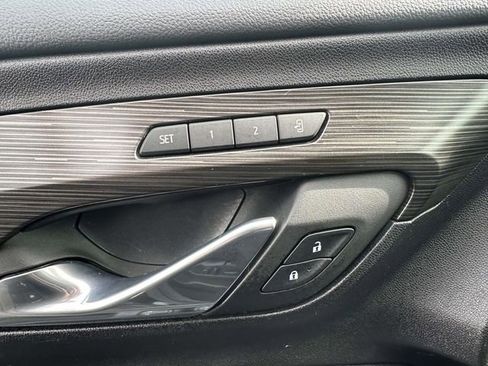 Used 2024 GMC Terrain SLT image 34