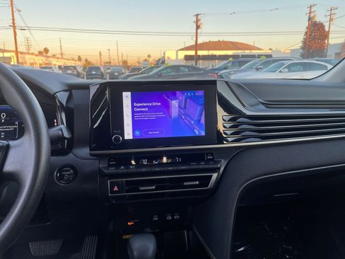 Used 2025 Toyota Camry LE image 18