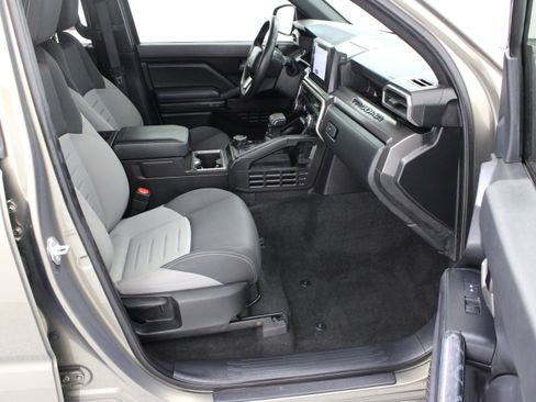 Used 2024 Toyota Tacoma TRD Sport AWD/4WD image 37
