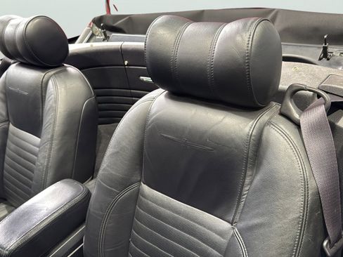 Used 2003 Ford Thunderbird Deluxe image 17