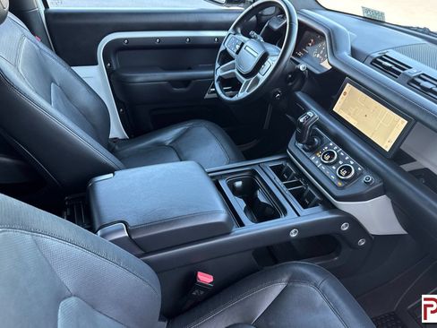 Used 2023 Land Rover Defender 90 X-Dynamic SE AWD/4WD image 18