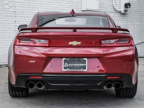 Used 2016 Chevrolet Camaro SS RWD image 8