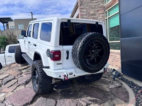 Used 2021 Jeep Wrangler Unlimited Sahara AWD/4WD image 6