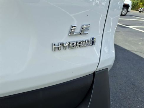 Certified 2022 Toyota RAV4 LE image 26