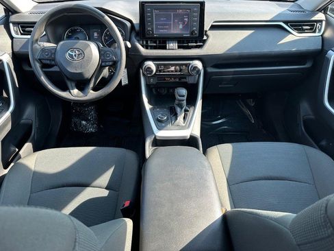Used 2021 Toyota RAV4 LE AWD/4WD image 10