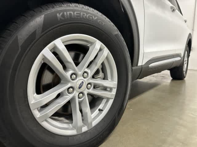 Used 2023 Ford Explorer XLT AWD/4WD image 4