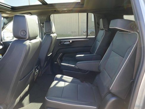 New 2026 Chevrolet Suburban Premier image 13