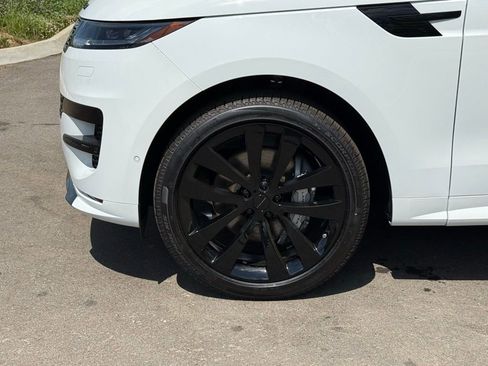 New 2026 Land Rover Range Rover Sport Dynamic SE AWD/4WD image 9