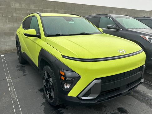 Used 2024 Hyundai Kona SEL image 2