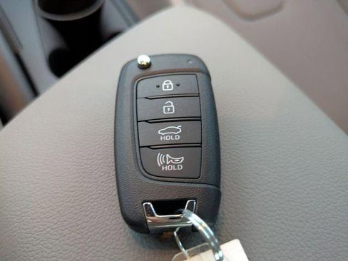 New 2026 Hyundai Elantra SE image 25