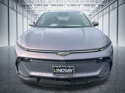 New 2026 Chevrolet Equinox EV LT image 2