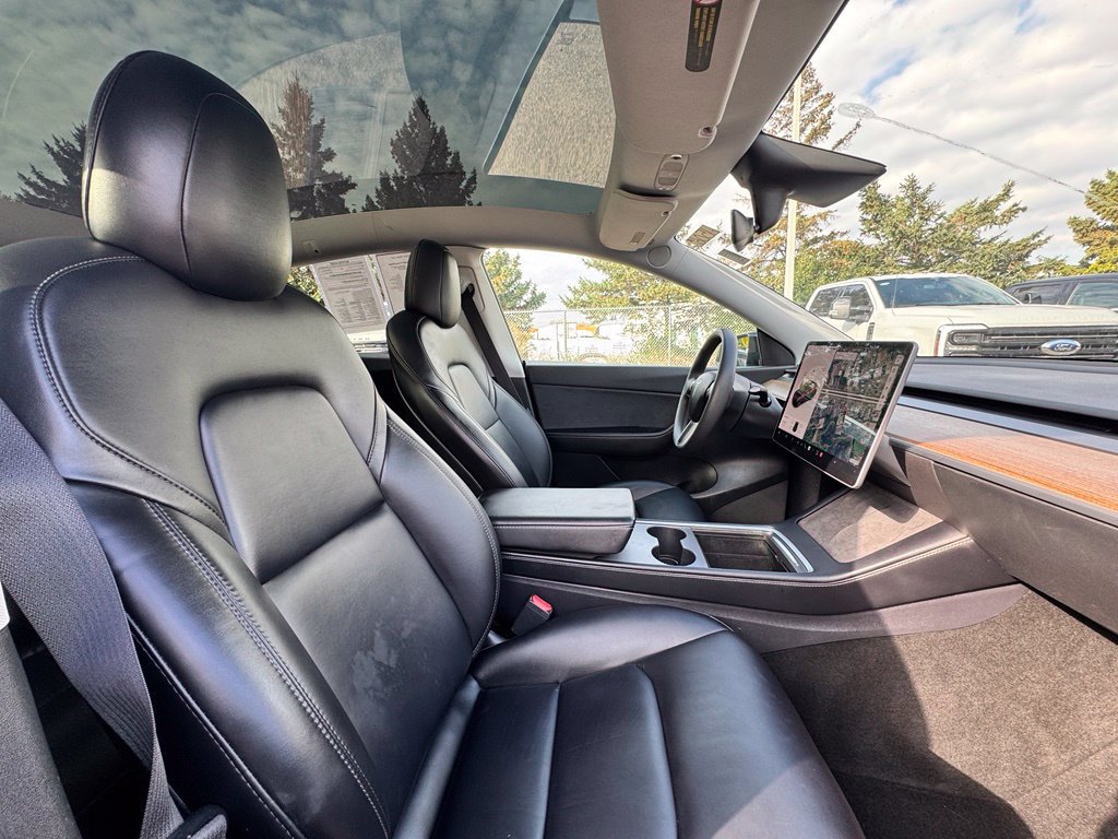 Used 2021 Tesla Model Y Long Range AWD/4WD image 36