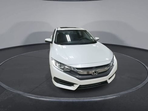 Used 2018 Honda Civic EX image 3