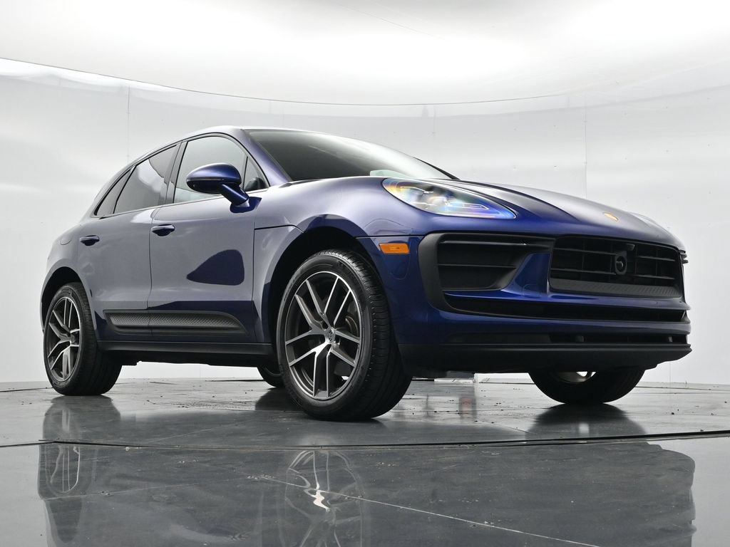 Certified 2026 Porsche Macan AWD/4WD image 23