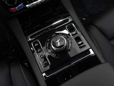 Used 2025 Rolls-Royce Ghost AWD/4WD image 38