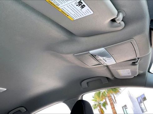 Certified 2025 Nissan Sentra SR FWD image 29