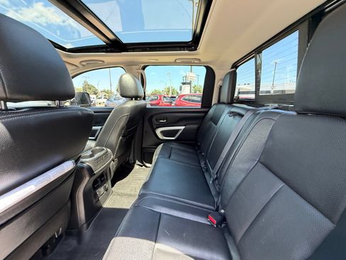 Used 2021 Nissan Titan SL w/ Moonroof Package AWD/4WD image 16