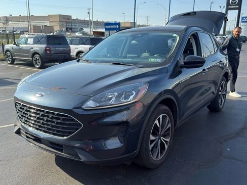 Used 2022 Ford Escape SE w/ SE Sport Appearance Package AWD/4WD image 6