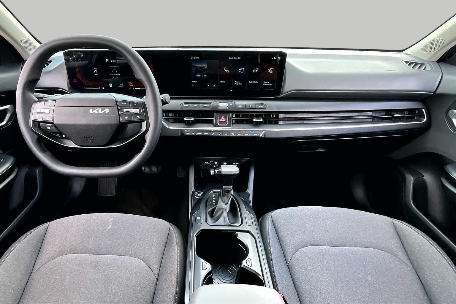 Used 2025 Kia K4 FWD image 16