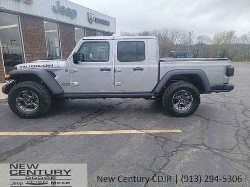 Used 2020 Jeep Gladiator Rubicon AWD/4WD image 2