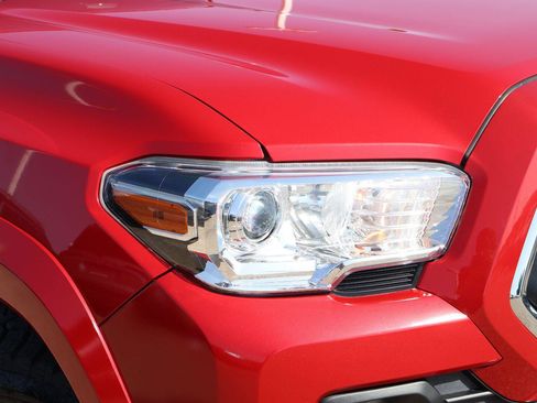 Used 2023 Toyota Tacoma SR5 RWD image 10