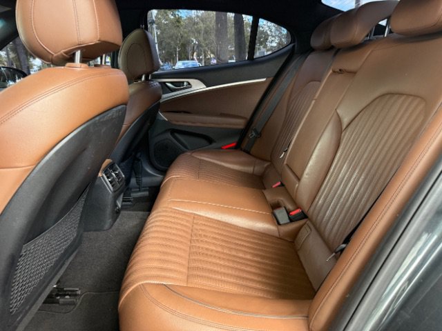 Used 2020 Genesis G70 2.0T w/ Elite Package RWD image 17