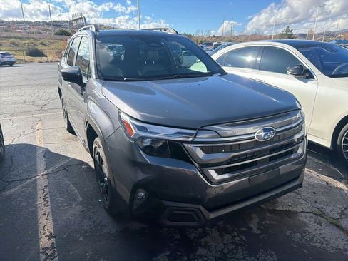 Used 2025 Subaru Forester Limited w/ Popular Package image 2