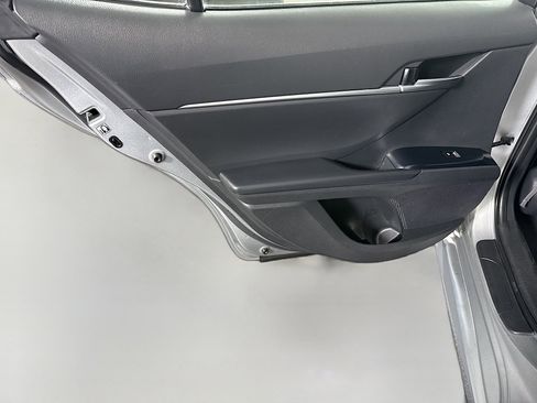 Used 2018 Toyota Camry LE FWD image 25