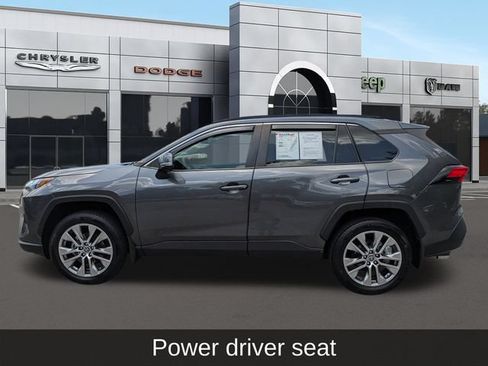 Used 2022 Toyota RAV4 XLE Premium FWD image 7
