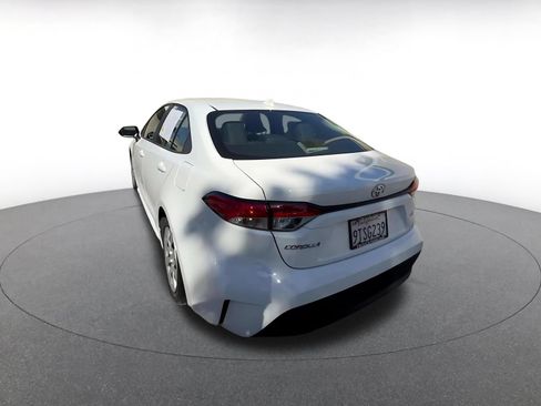Used 2025 Toyota Corolla LE FWD image 15