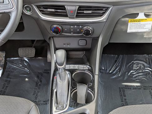 Certified 2024 Buick Encore GX Preferred FWD image 40