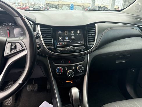 Used 2018 Chevrolet Trax LT w/ LT Convenience Package image 20